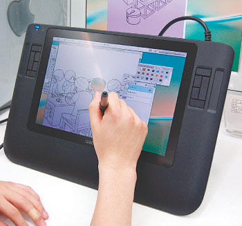 Wacomの液晶ペンタブレット