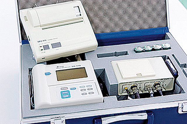 自動車振動騒音周波数分析器